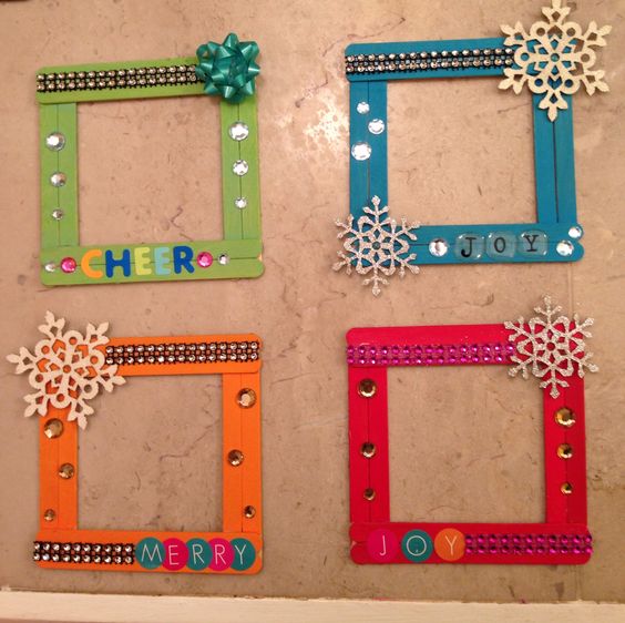 Easy Xmas Popsicle Stick Frames. 