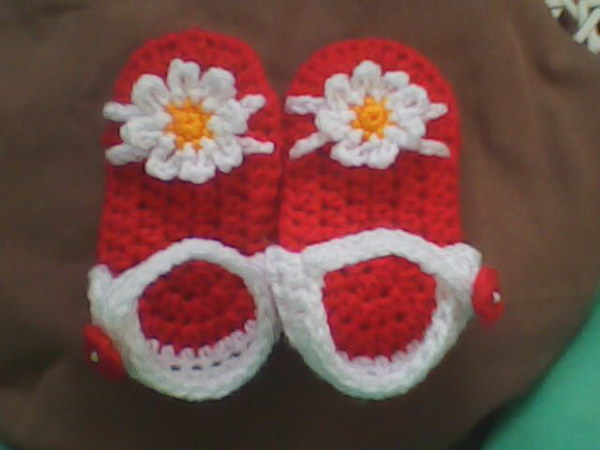 Red Crochet Baby Sandals. 