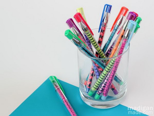 DIY Pens Made With Neon Printed Paper