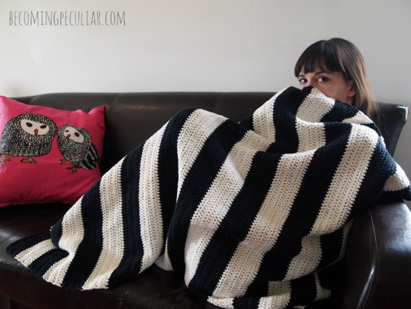 Crochet Striped Cotton Black and White Throw Blanket. 