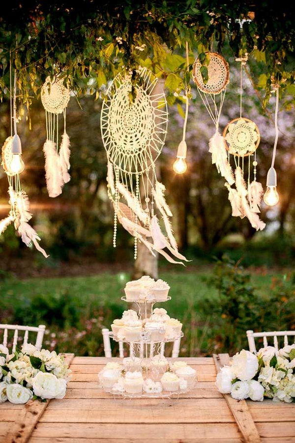 DIY Dream Catchers for Wedding Decoration. 