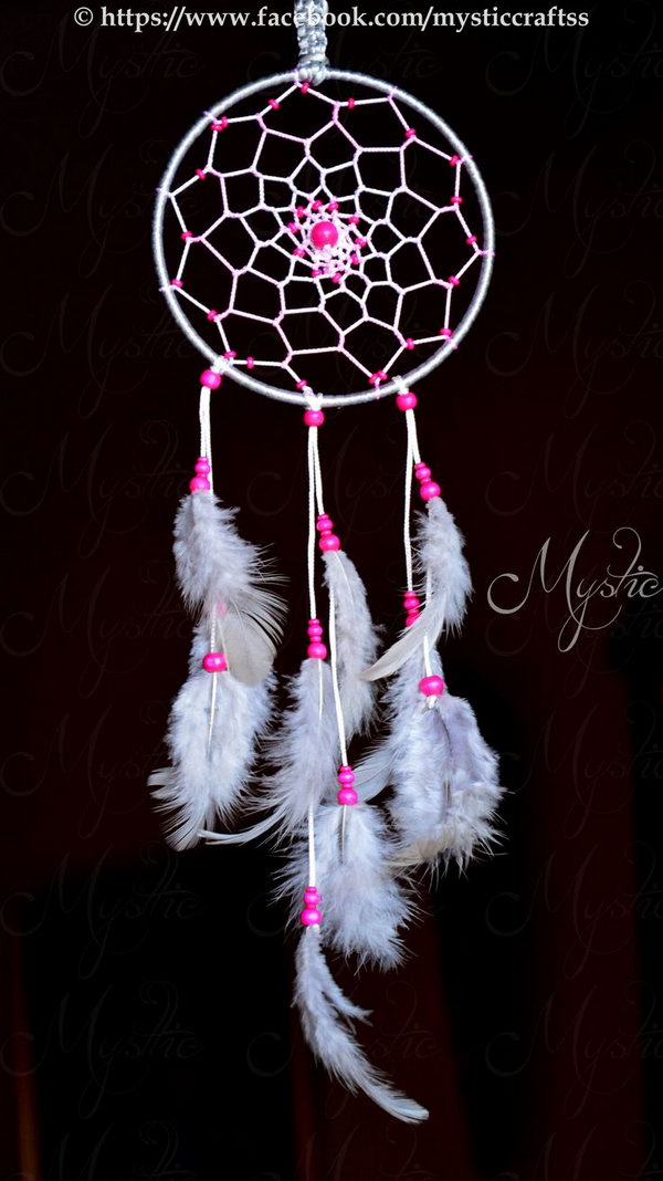 DIY White and Pink Dream Catcher. 