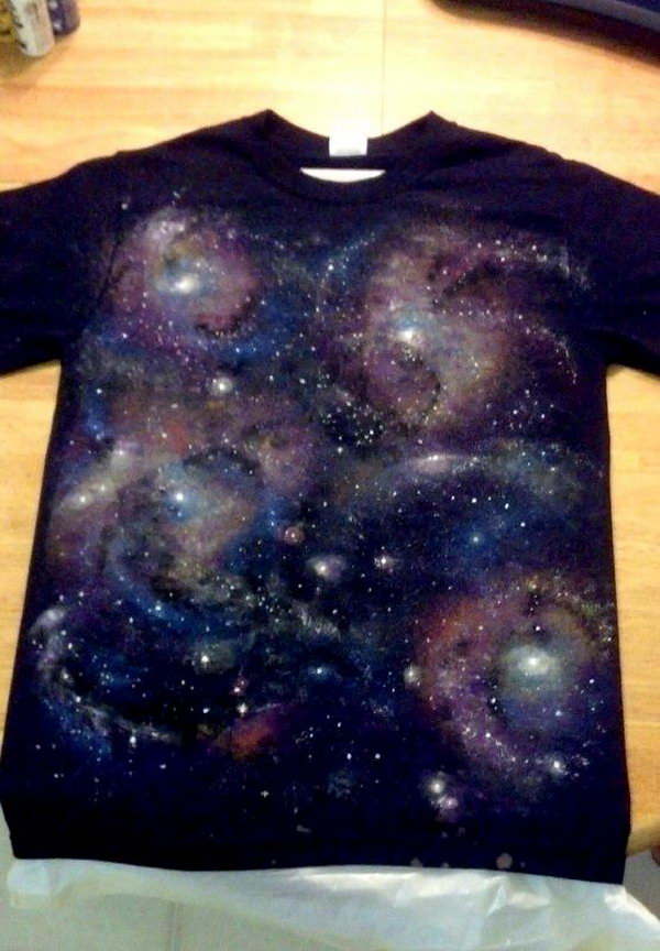 DIY Galaxy T-shirt. Let�痵 bring a little bit of outer space on your clothes. Tutorial 