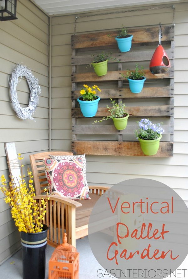 Vertical Pallet Garden. 