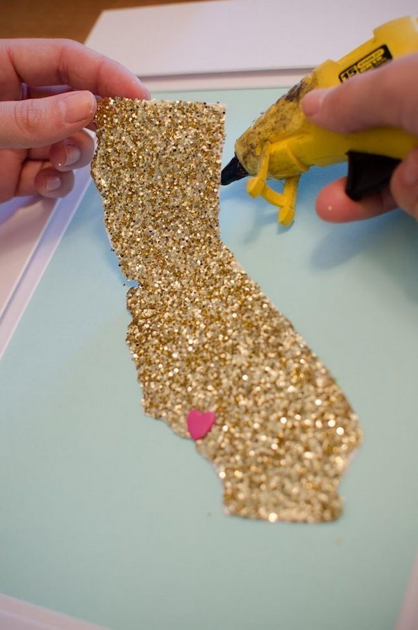 DIY Glitter Home State Wall Art. 