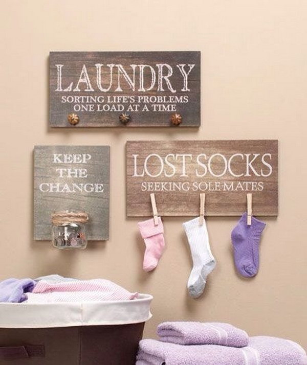 Solve The Common Household Problem With This DIY Lost Socks Sign. 