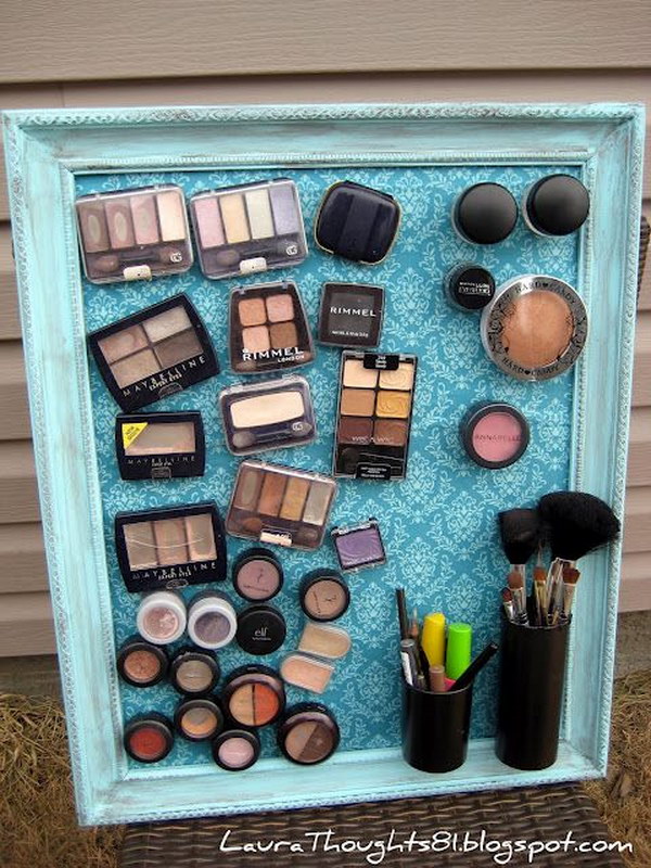 DIY Magnetic Make-Up Board 