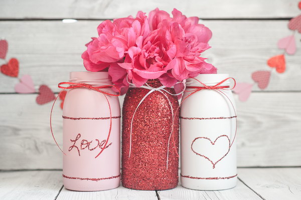 Valentine’s Day Glitter Mason Jars 