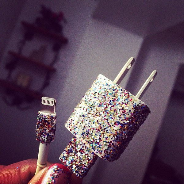 Use Different Colors of Nail Polish to Decorate Phone Chargers. 