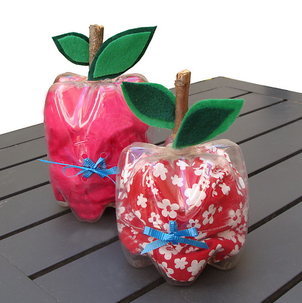 Plastic Bottle Apple Containers. These would make lovely containers for a teacher appreciation day gift! Tutorial via