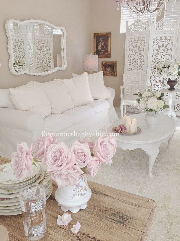 Shabby Chic Living Room in Pastel Colors 