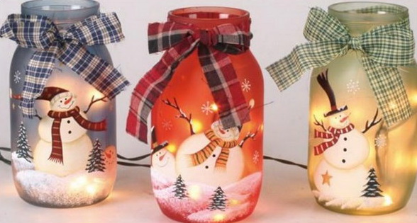 DIY Snowman Mason Jars for the Holiday Season. 