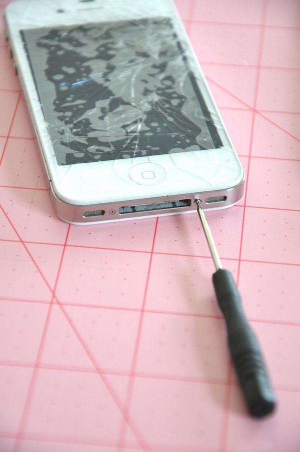 How to Fix a Cracked iPhone? Every iPhone lover should pin this.  