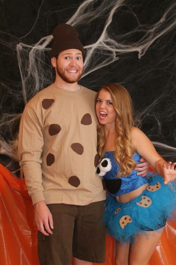 Cookie Monster Couple Costume. 