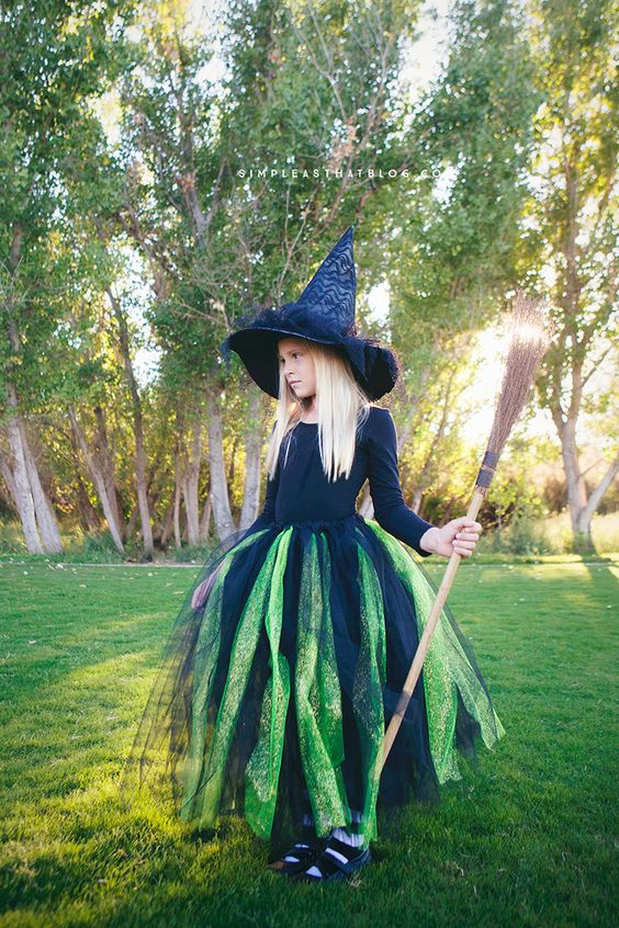 Wicked Witch of the West Costume. 