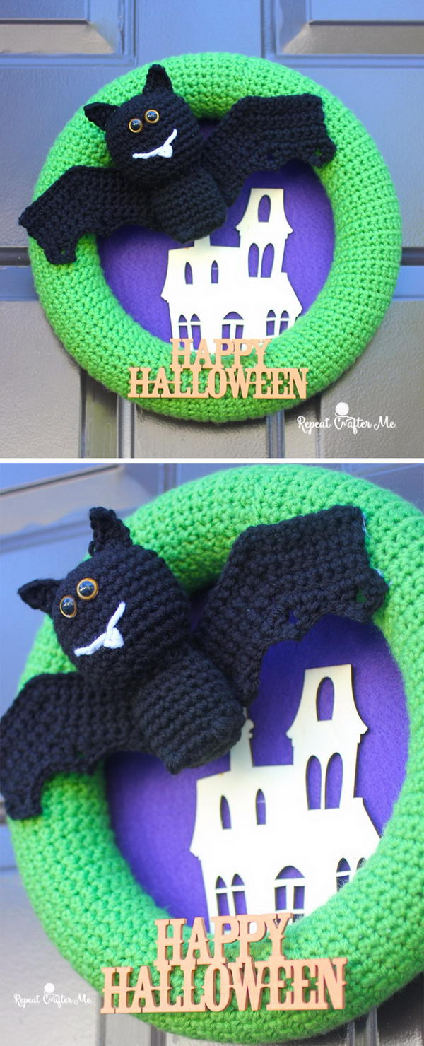 Crochet Halloween Bat Wreath. 